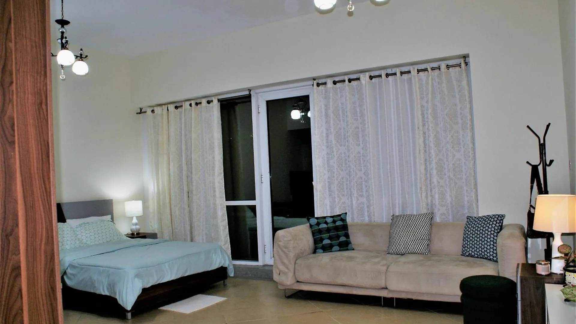 Studio Apartment - Cozy, Very Accessible And So Near To Train Station دبي