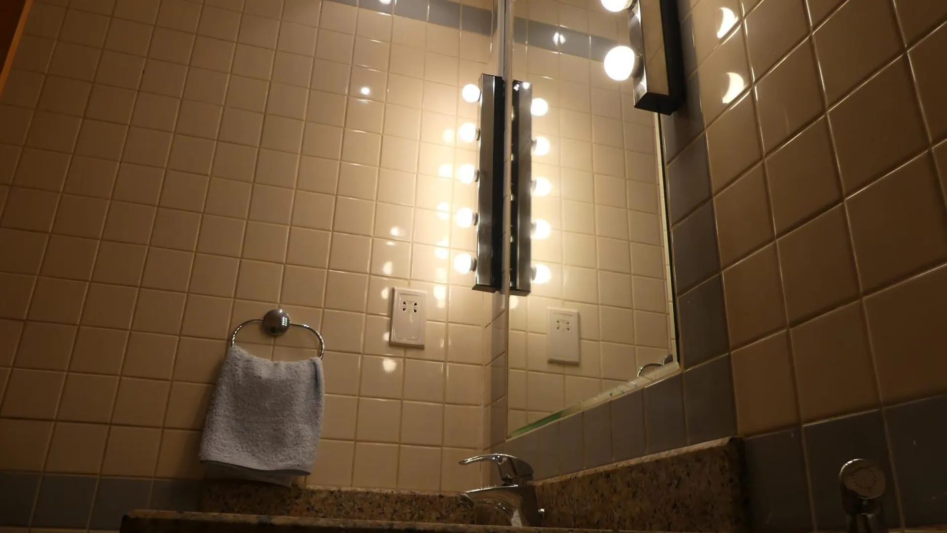 Studio Apartment - Cozy, Very Accessible And So Near To Train Station Dubai