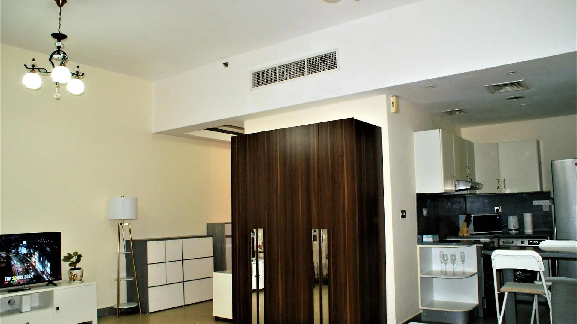 Studio Apartment - Cozy, Very Accessible And So Near To Train Station Dubai Vereinigte Arabische Emirate