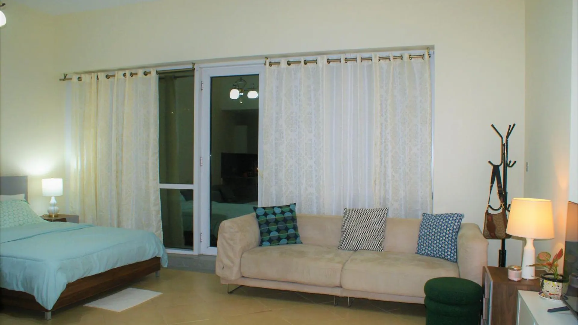 Studio Apartment - Cozy, Very Accessible And So Near To Train Station Dubai