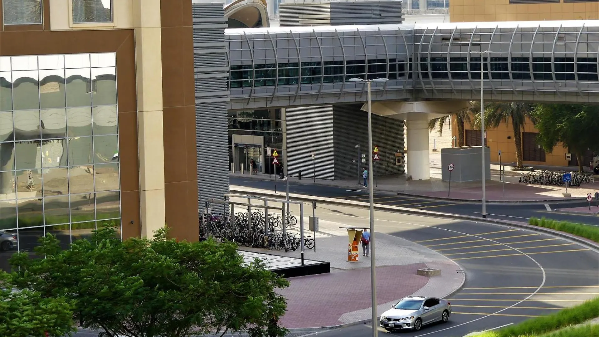 Studio Apartment - Cozy, Very Accessible And So Near To Train Station Dubai