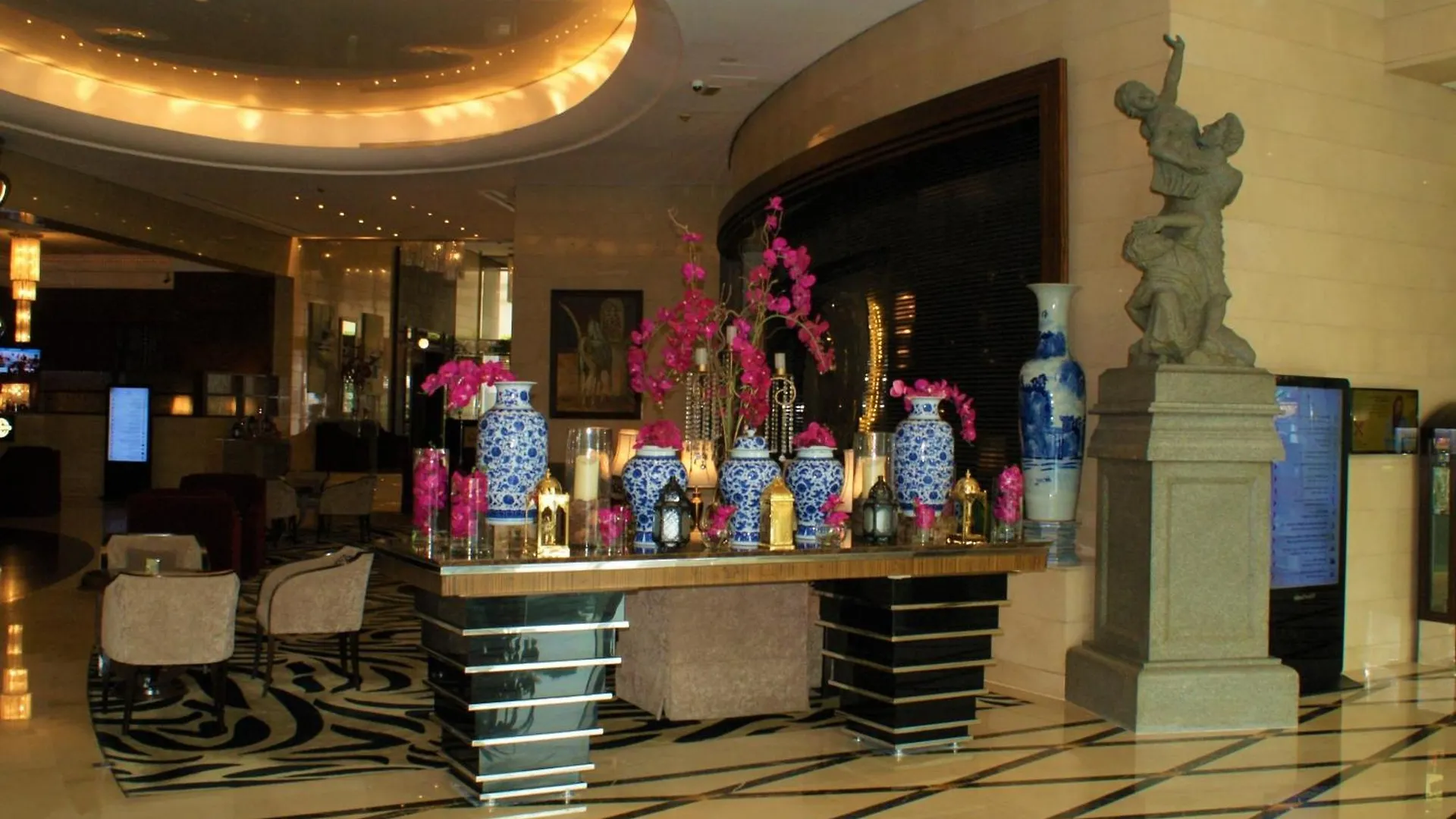 Studio Apartment - Cozy, Very Accessible And So Near To Train Station Dubai Vereinigte Arabische Emirate